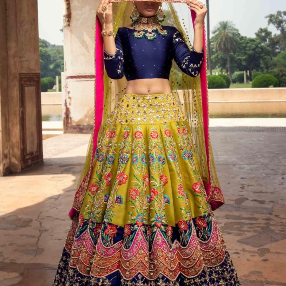 PAKISTANI INDIAN LEHENGA CHANIYA CHOLI PISHWA MEHNDI BRIDAL DHOLKI PARTY WEAR